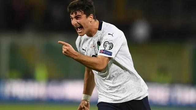 将疯狂表现 将疯狂表现