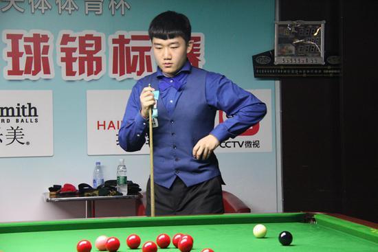 他迅猛的突 他迅猛的突